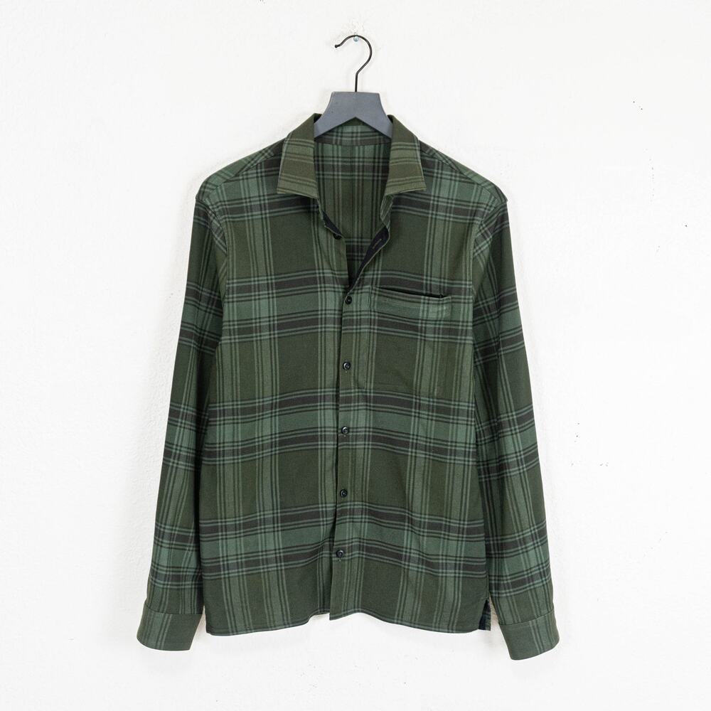 Lululemon Masons Peak Flannel Shirt in Green Plaid Long Sleeve Small